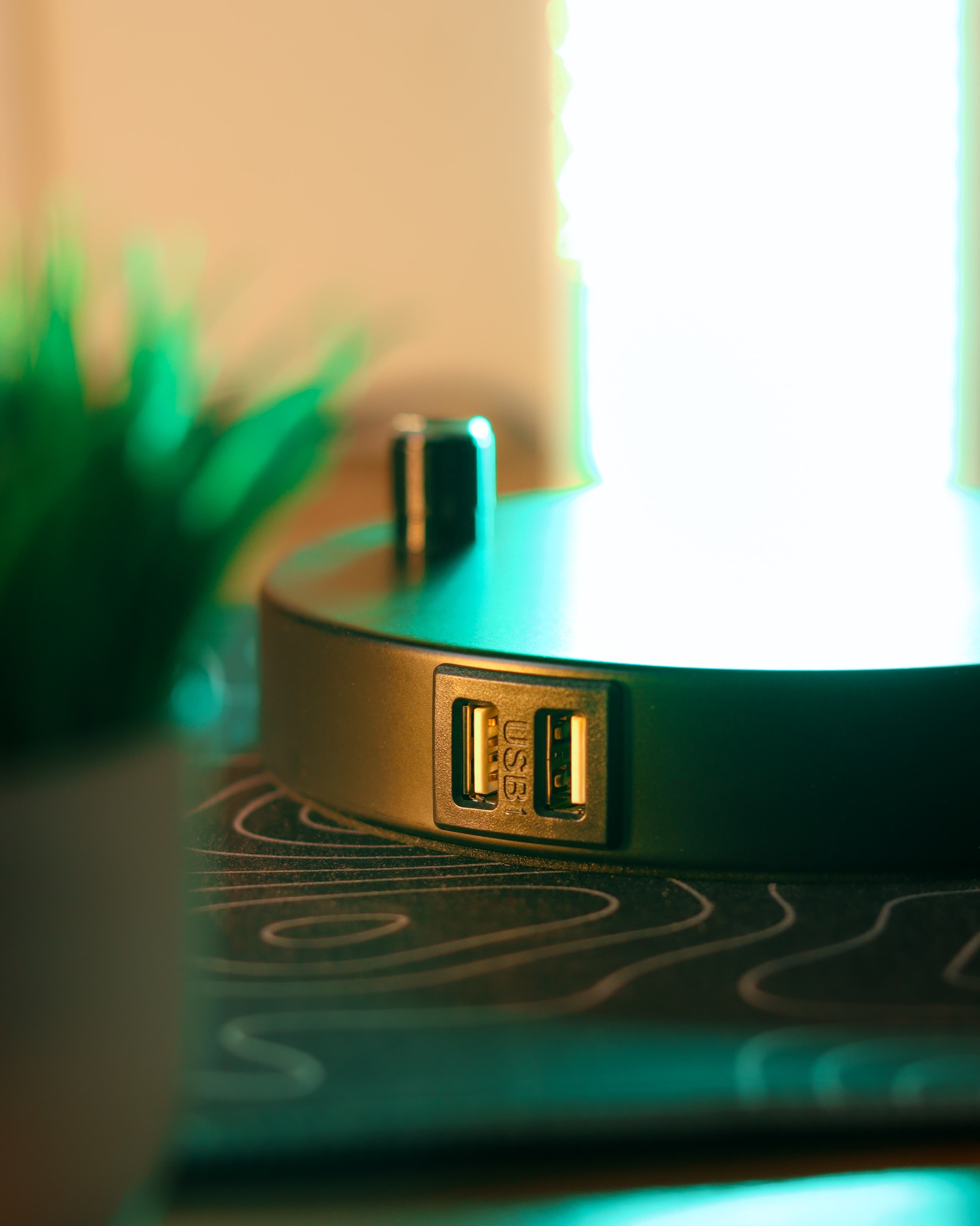 Artique Dimmable Table Lamp